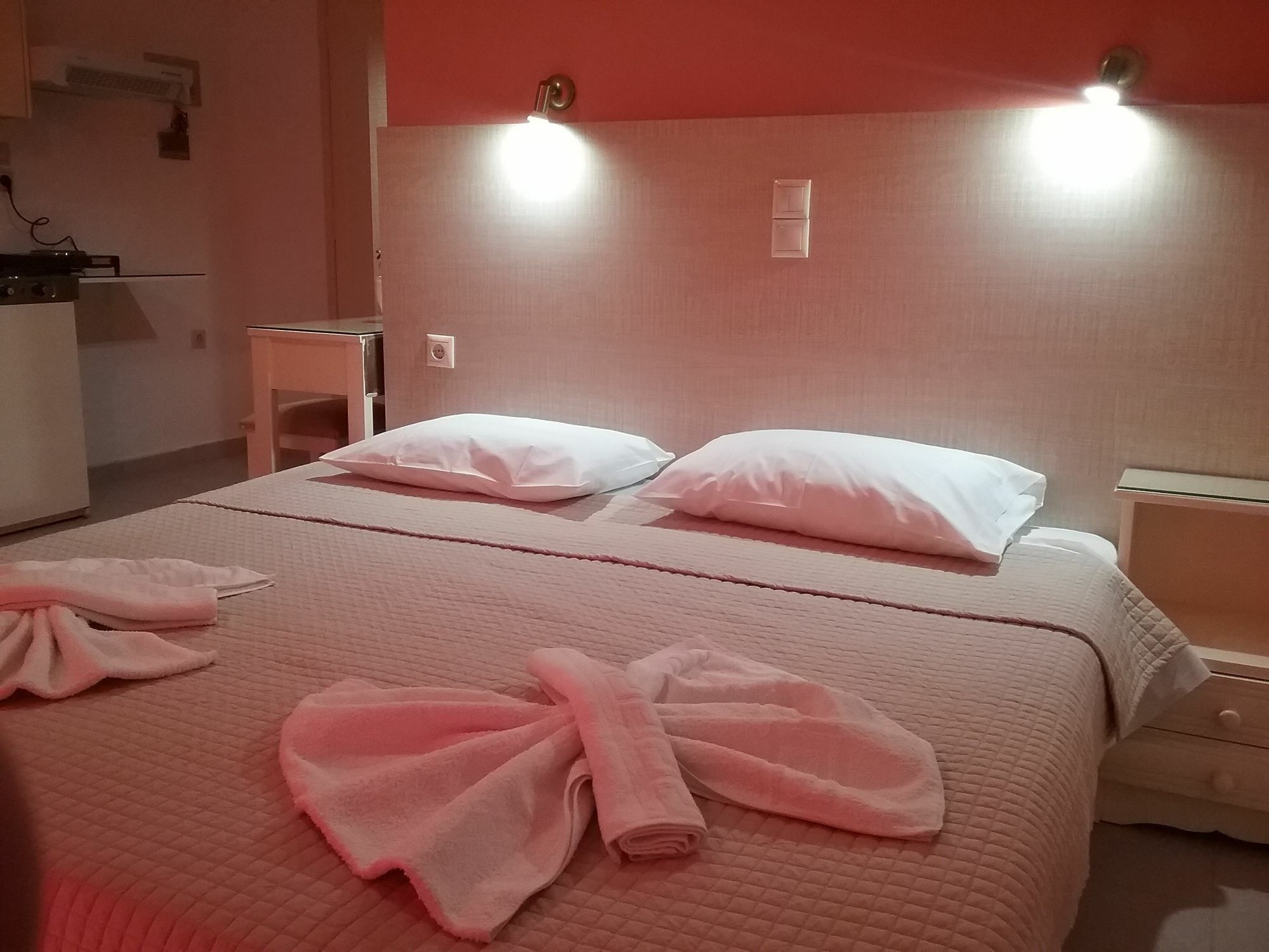 Ilona Apartments Ханья Экстерьер фото