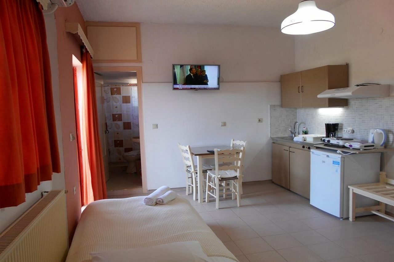 Ilona Apartments Ханья Экстерьер фото